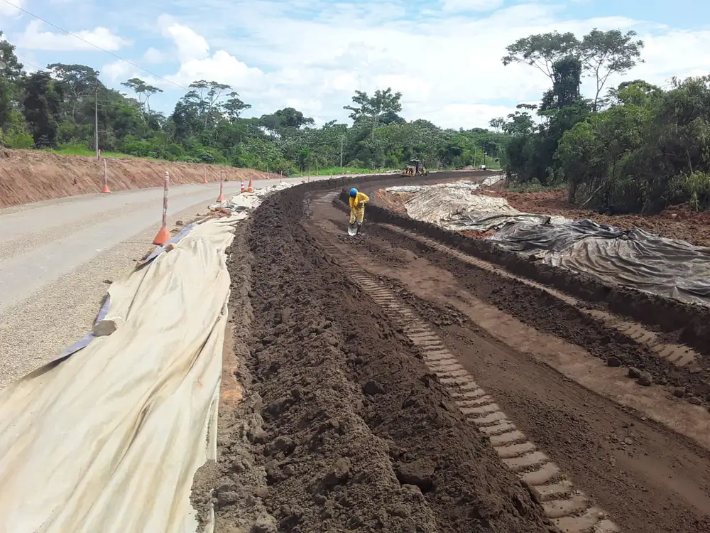 Emulsão asfáltica de cura lenta