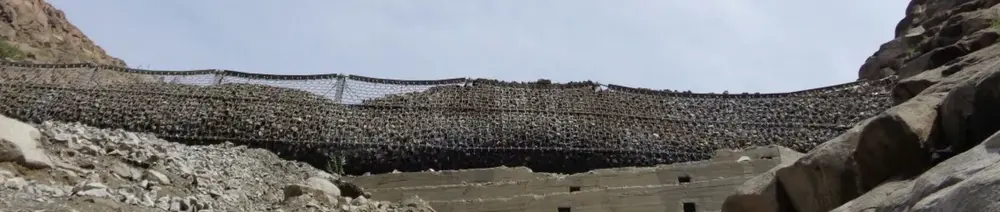 Control de flujo en quebradas (detritos)