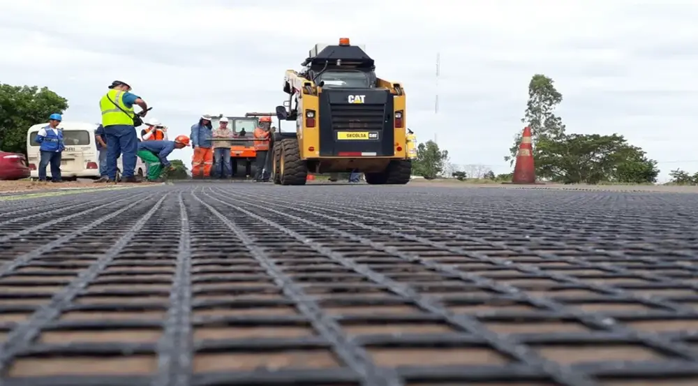 Refuerzo de capa asfáltica Vía Puerto López – Puerto Gaitán, Colombia.