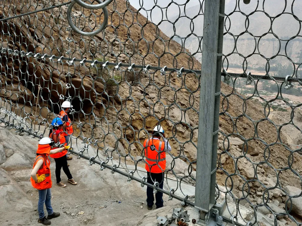 Barreras dinámicas contra huaycos - Barrera dinámica - Chosica