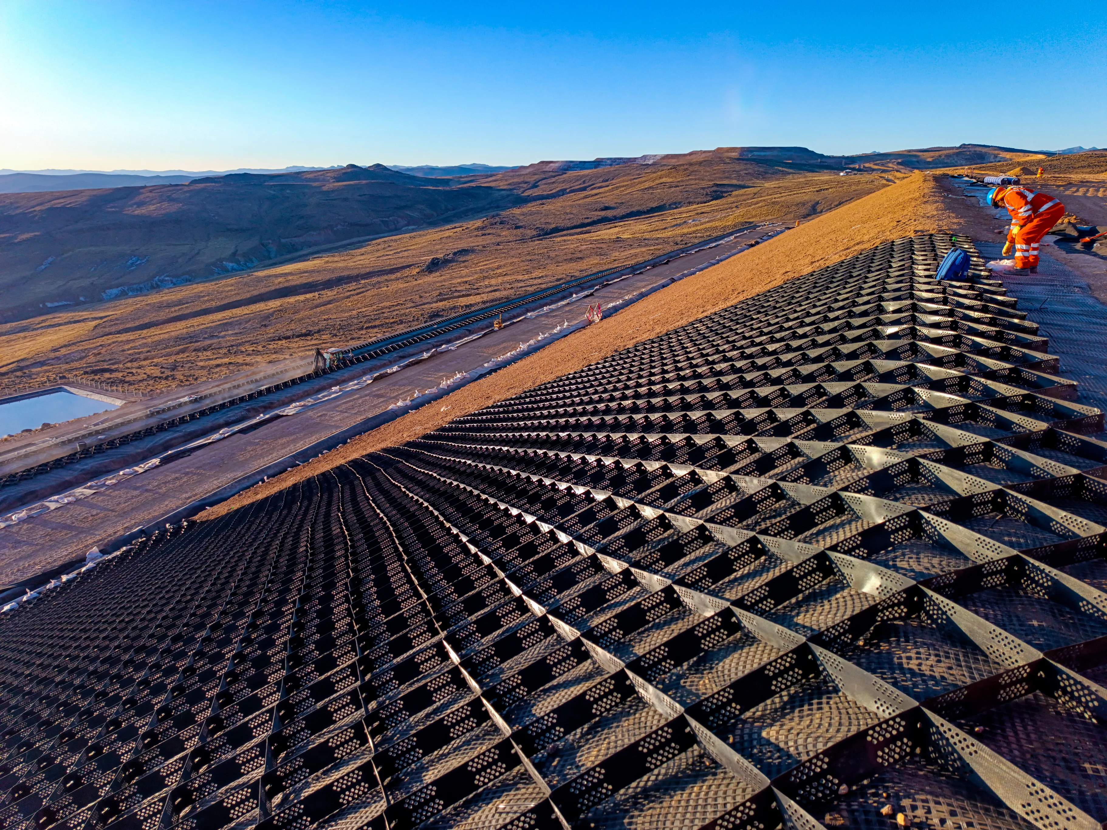 Revestimiento de canales y taludes